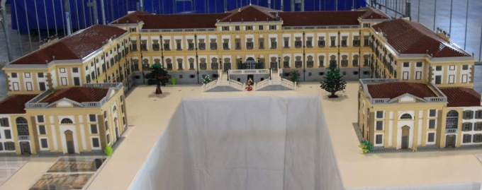 A Giussano la Villa Reale di Monza costruita coi mattoncini Lego