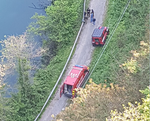Fuggono dai Carabinieri e si buttano nella scarpata
