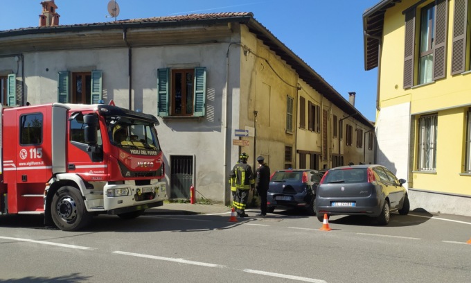 Sfrattato, si barrica in casa con una tanica di benzina