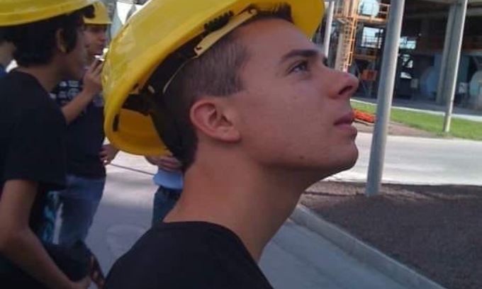 Morto in fabbrica a 25anni, il titolare dell’azienda patteggia 11 mesi: lo sfogo della madre dopo la sentenza