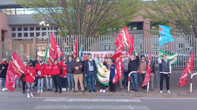 Ddl Appalti: “350 mila posti a rischio in Lombardia”. Presidio davanti alla Prefettura di Lecco