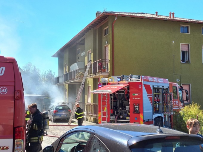 Incendio a Monticello, richiesto l’intervento dei Vigili del Fuoco | FOTO