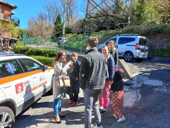 L'intervento dei Vigili del fuoco in via provinciale