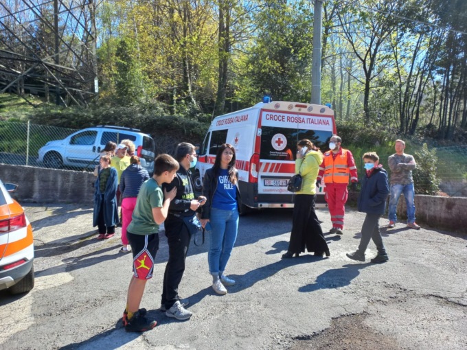 L'intervento dei Vigili del fuoco in via provinciale