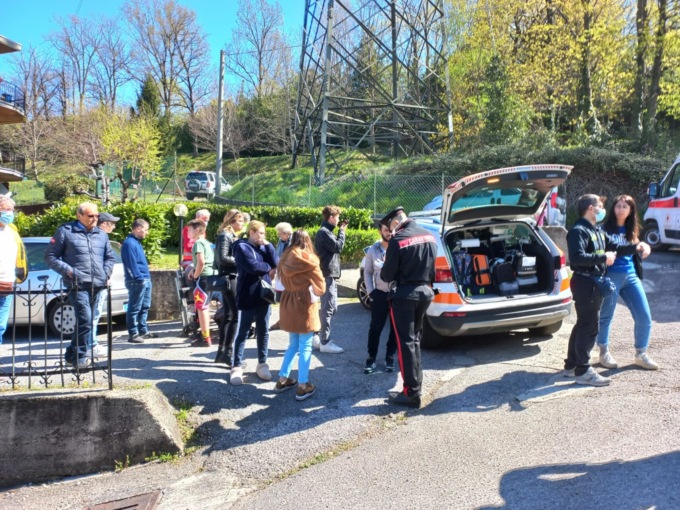 L'intervento dei Vigili del fuoco in via provinciale
