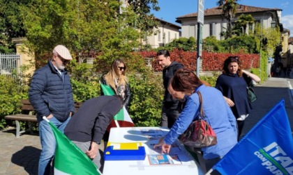 ItalExit, a Merate il gazebo per firmare la petizione "Giù le mani dai bambini"