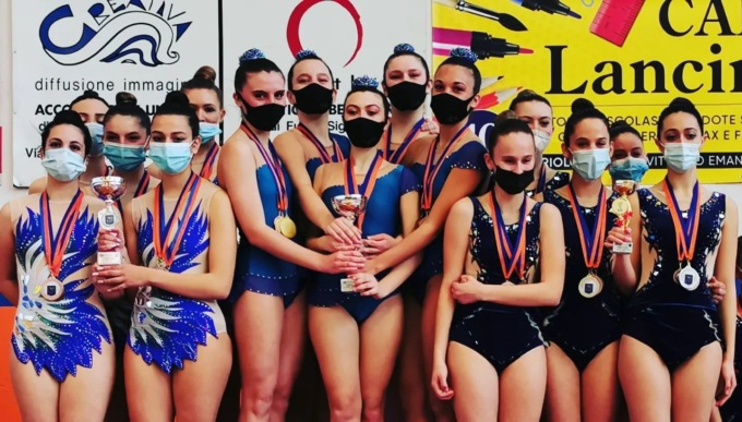 Notte bianca, la sezione di ginnastica ritmica si esibisce e cerca nuove leve