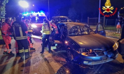 Incidente tra due auto: feriti cinque ragazzi