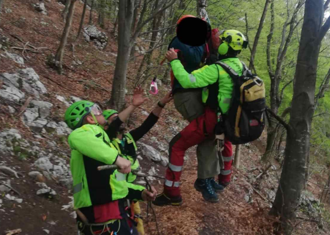 Malore sul sentiero: pensionato trasportato in ospedale