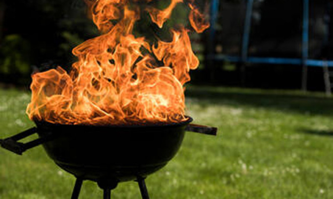 Casatenovo, stop a fuochi, falò e barbecue all’aperto: ordinanza contro il rischio incendi