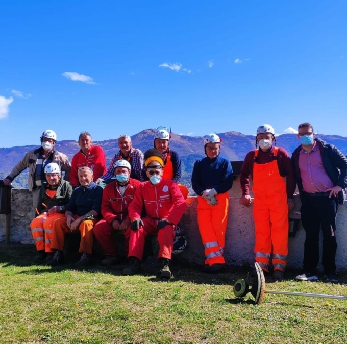 Manutenzione del verde, pulito il sentiero che porta verso la Rocchetta di Airuno