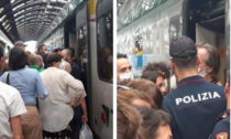 Vagoni e dimezzati e ressa sui treni: interviene la polizia