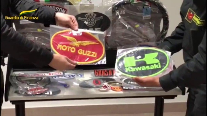 Falsi marchi Moto Guzzi e non solo: sequestrati 112mila prodotti