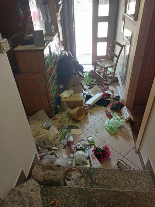 Rifugio di montagna devastato dai vandali: le foto