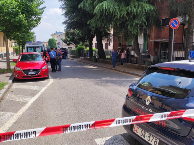 Cadavere a pezzi nella vasca da bagno: fermata la figlia della vittima. E’ accusata di omicidio