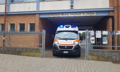 Ragazzina si sente male a scuola: trasportata in ospedale