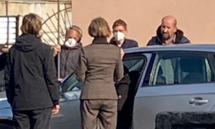 Tutti pazzi per Antonio Albanese, “Grazie per quello che stai facendo per il territorio” NUOVE FOTO DAL SET DEL FILM