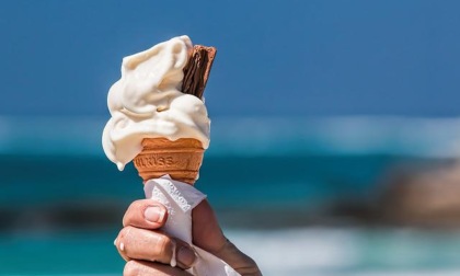 Termometro a +32° scoppia l’estate ed è boom per il gelato