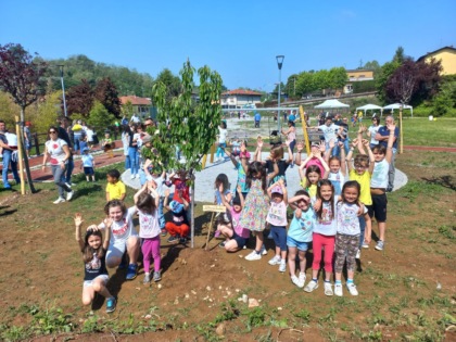 Lomaniga in festa per il nuovo parco giochi
