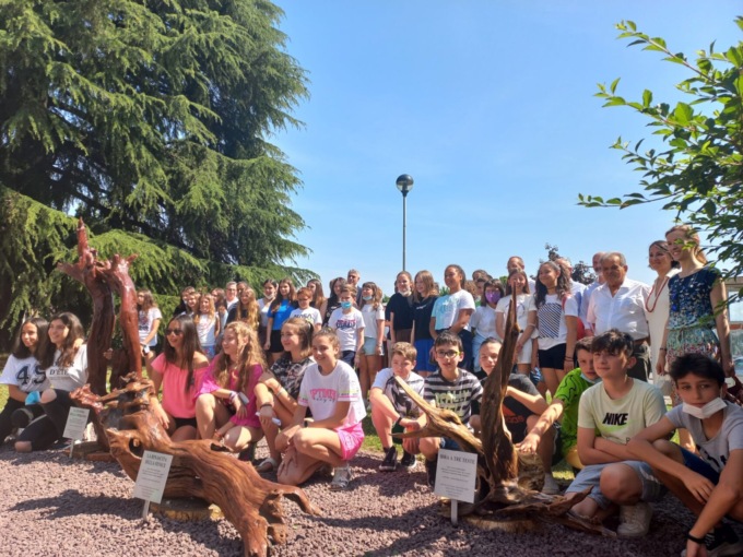 Inaugurazione di sculture realizzate dagli studenti a Casatenovo
