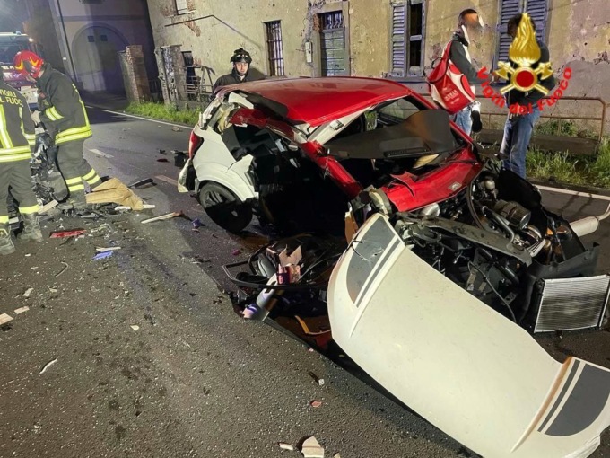 violento frontale a brivio