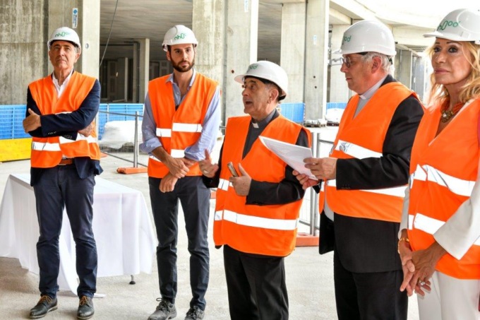 Monsignor Delpini in visita al Merlata Bloom Milano