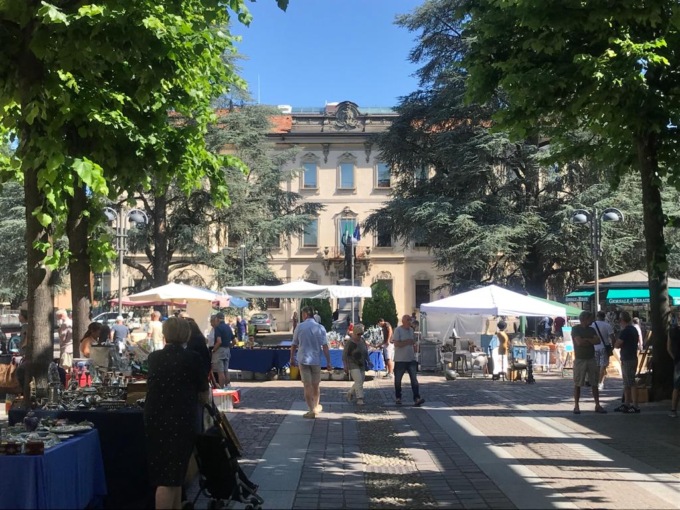 Mercatino dell’antico e concerto: è partita E…state a Merate