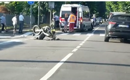 Incidente in moto, due feriti