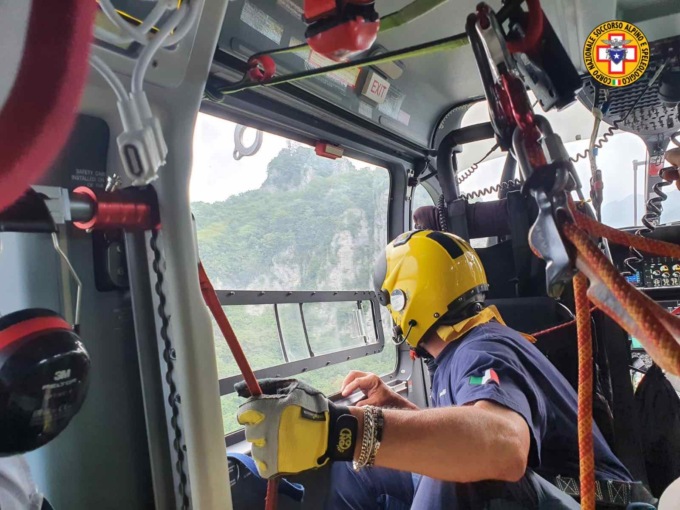 Alpinisti bloccati in corda a 1500m di quota nel Lecchese