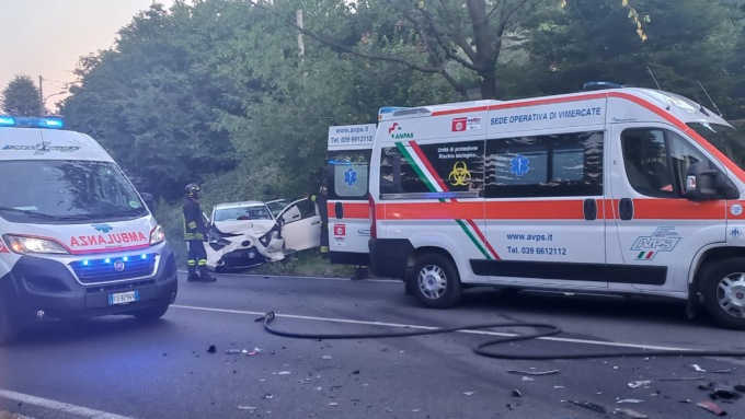 Incidente stradale a Monticello: soccorsi in codice rosso
