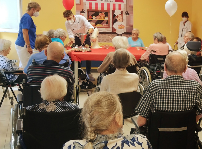 L’Rsa Monzini si trasforma in una pasticceria anni 50