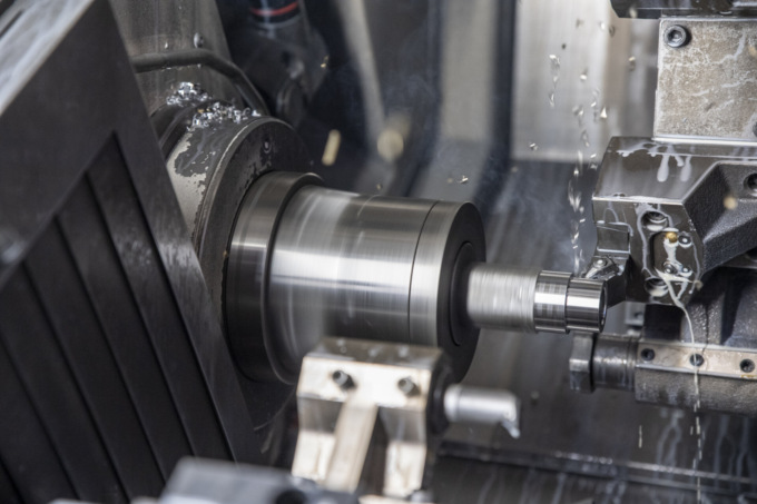 Raccordi oleodinamici e tubi introvabili? McAnik risolve con il servizio custom su misura