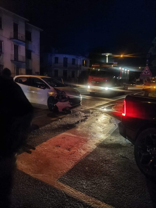 Incidente lungo la Provinciale, ferita una ragazza