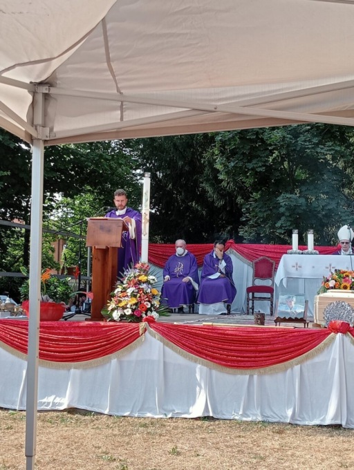 funerali al parco verde di lomagna