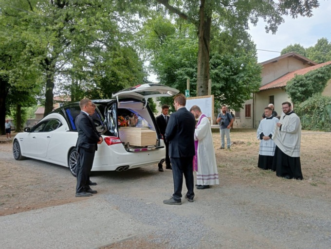 funerali al parco verde di lomagna