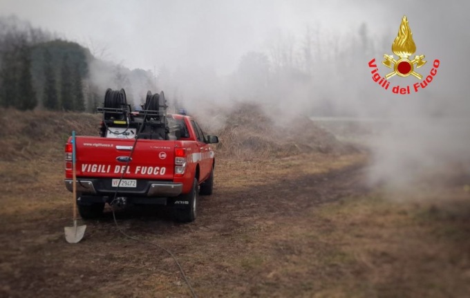 Si è riacceso il rogo di Airuno, fiamme anche a Valgreghentino