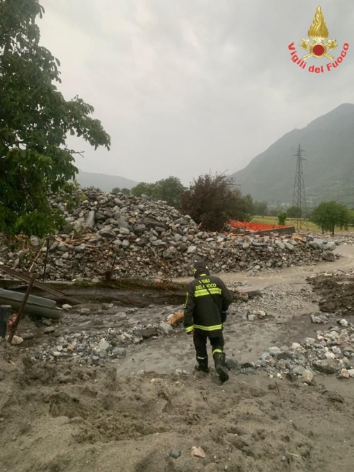 Vigili del fuoco lecchesi in aiuto dei paesi bresciani alluvionati