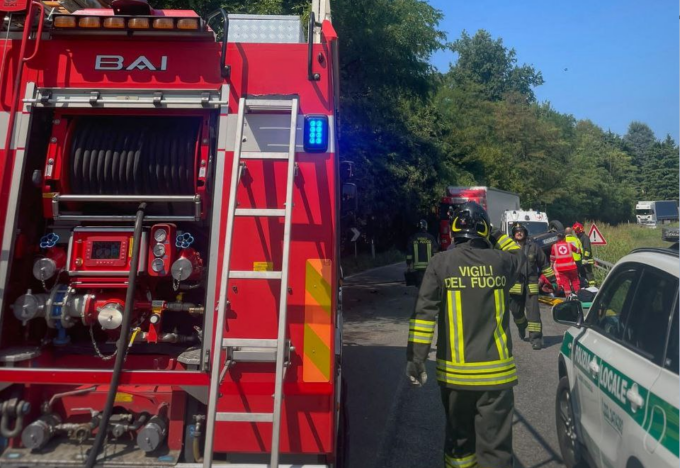 Auto ribaltata sulla provinciale: 18enne trasportato in ospedale in elicottero