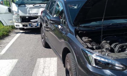 Incidente tra camioncini, intervengono i vigili del fuoco