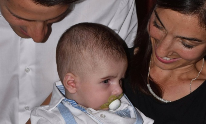 La damigiana per Achille arriva a “Contra in festa”