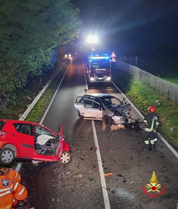 Gravissimo incidente nella notte, feriti due giovani