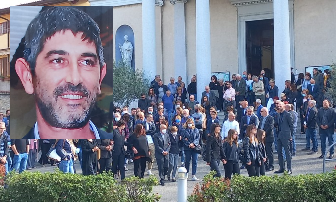 In tantissimi per l’ultimo saluto a Davide Casiraghi