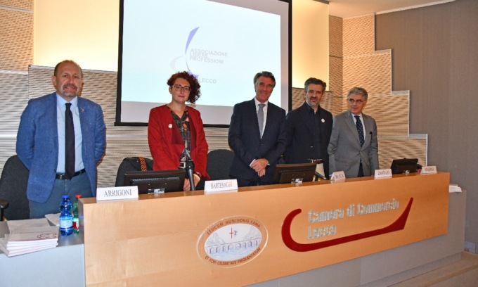 Elezioni politiche 2022, candidati a confronto con i professionisti