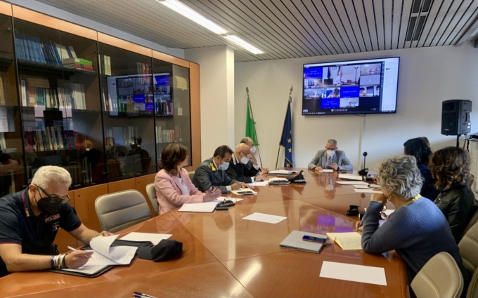 Orario unico, no mascherina e forze dell’ordine in campo: ecco come riparte la scuola nel Lecchese