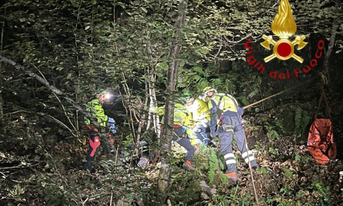 Trovato morto in un dirupo, il pensionato di Cremella cercava funghi