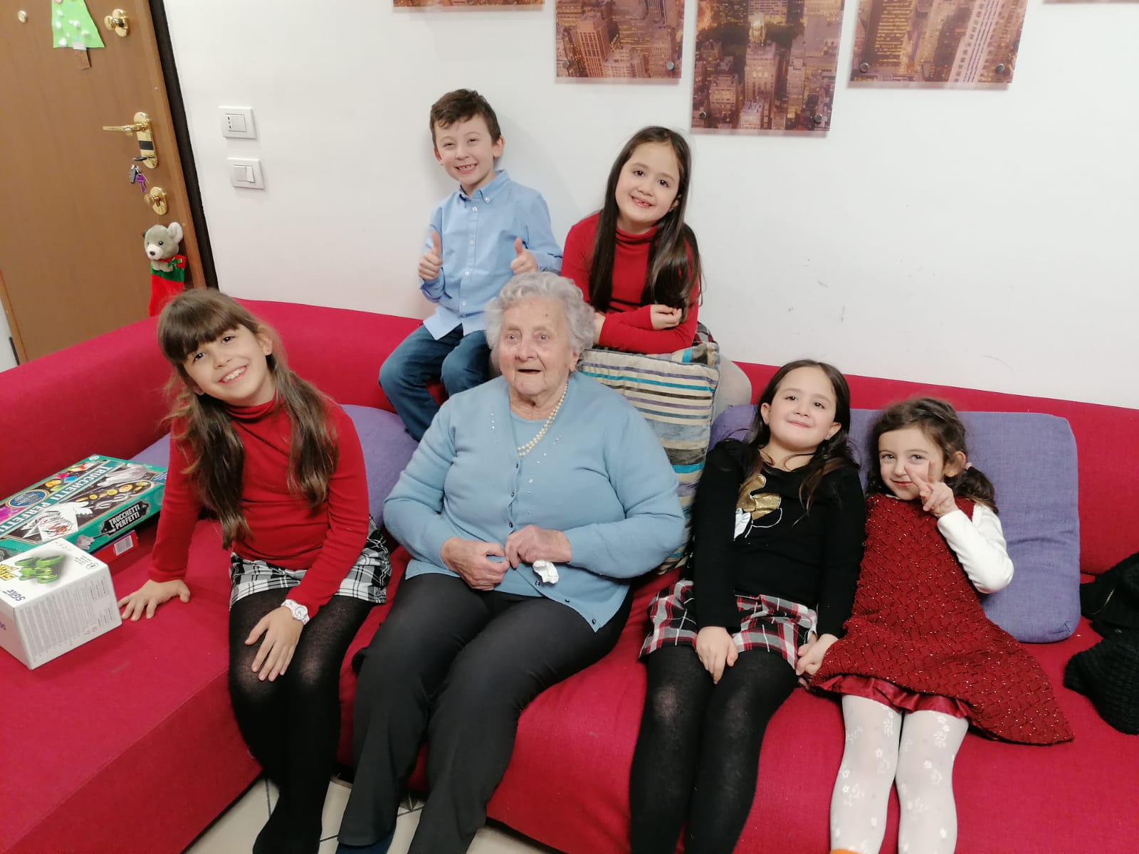 Merate - Matilde Brigatti - Buona festa nonna Tilde, sei la nonna bis più super del mondo. Martina, Tommy, Leila, Nora e Aurora