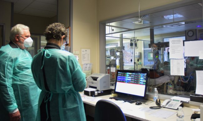 Calano i pazienti Covid, terapie intensive vuote