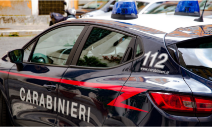 Sorpreso a rovistare fra i rifiuti, arrestato dai carabinieri