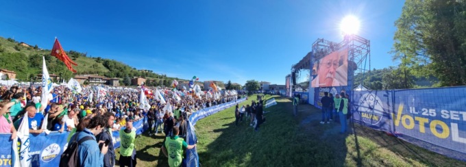 Al via il grande raduno della Lega sul pratone di Pontida | FOTO