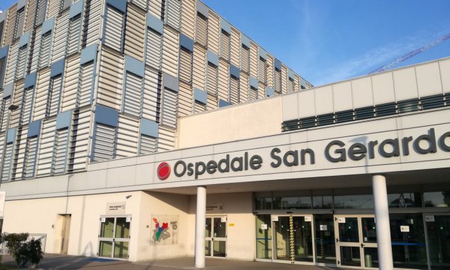 Tragica caduta dalla bici, muore una donna